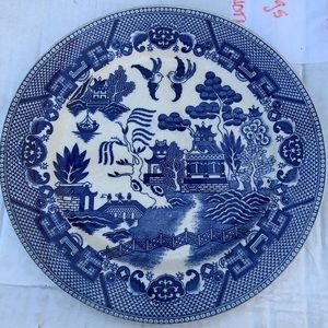 MADE IN JAPAN- porcelain pottery Old Blue Willow dinner plate.